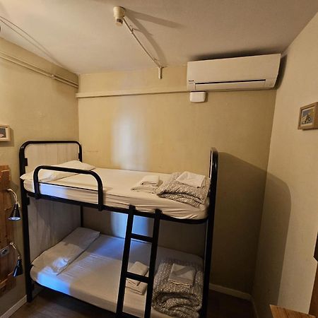 Wow Hostel Barcelona Eksteriør billede