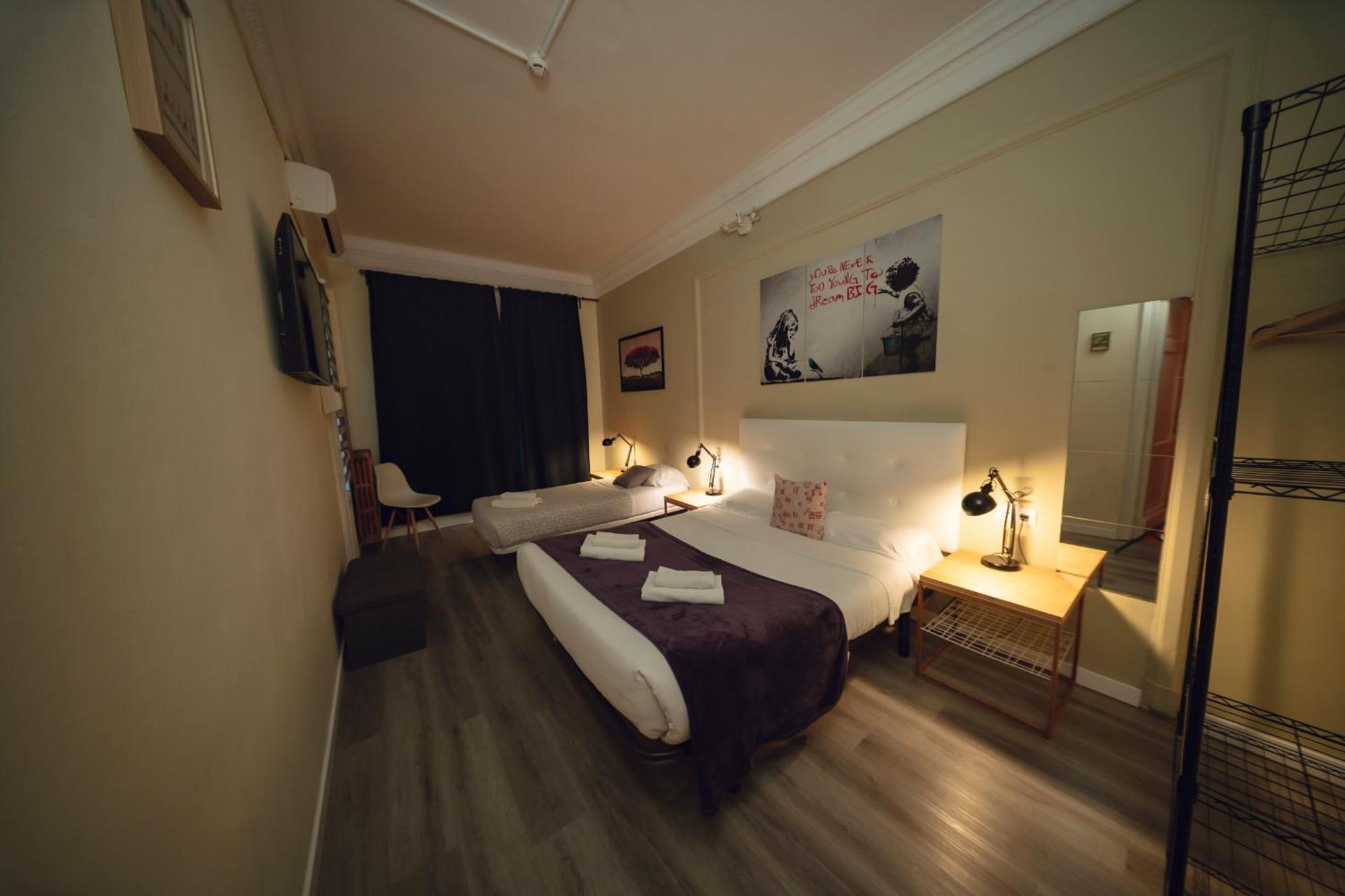 Wow Hostel Barcelona Eksteriør billede