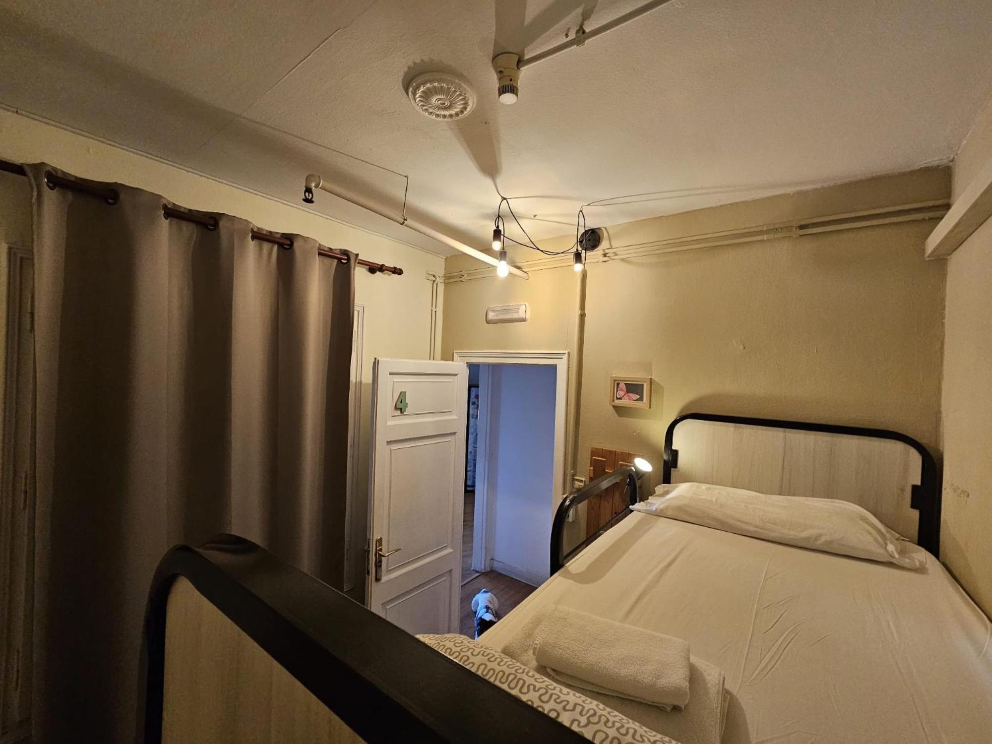 Wow Hostel Barcelona Eksteriør billede