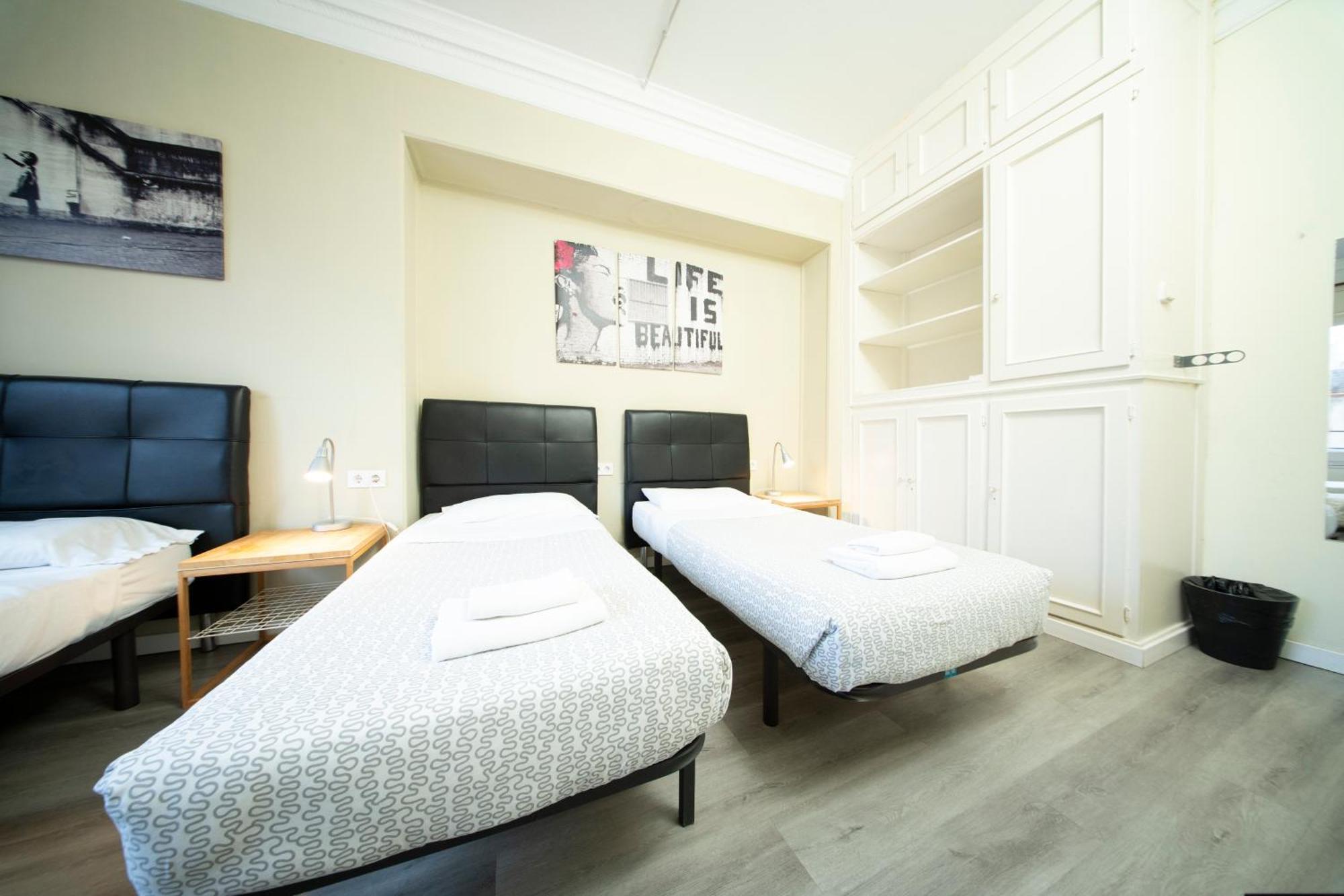 Wow Hostel Barcelona Eksteriør billede