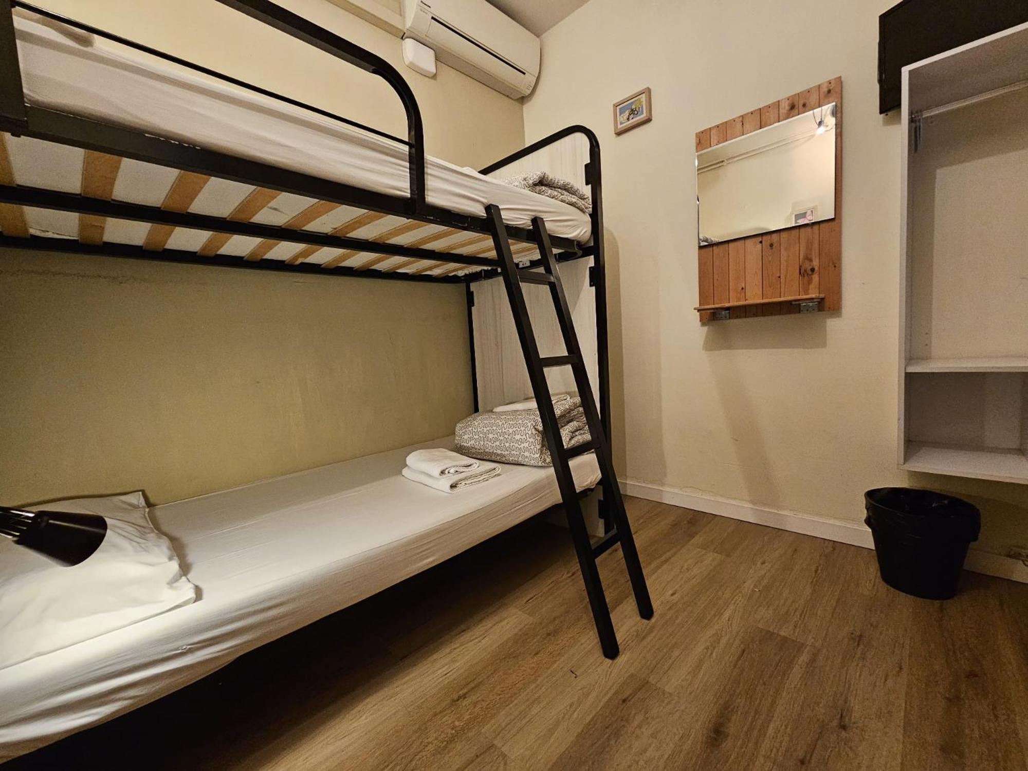 Wow Hostel Barcelona Eksteriør billede