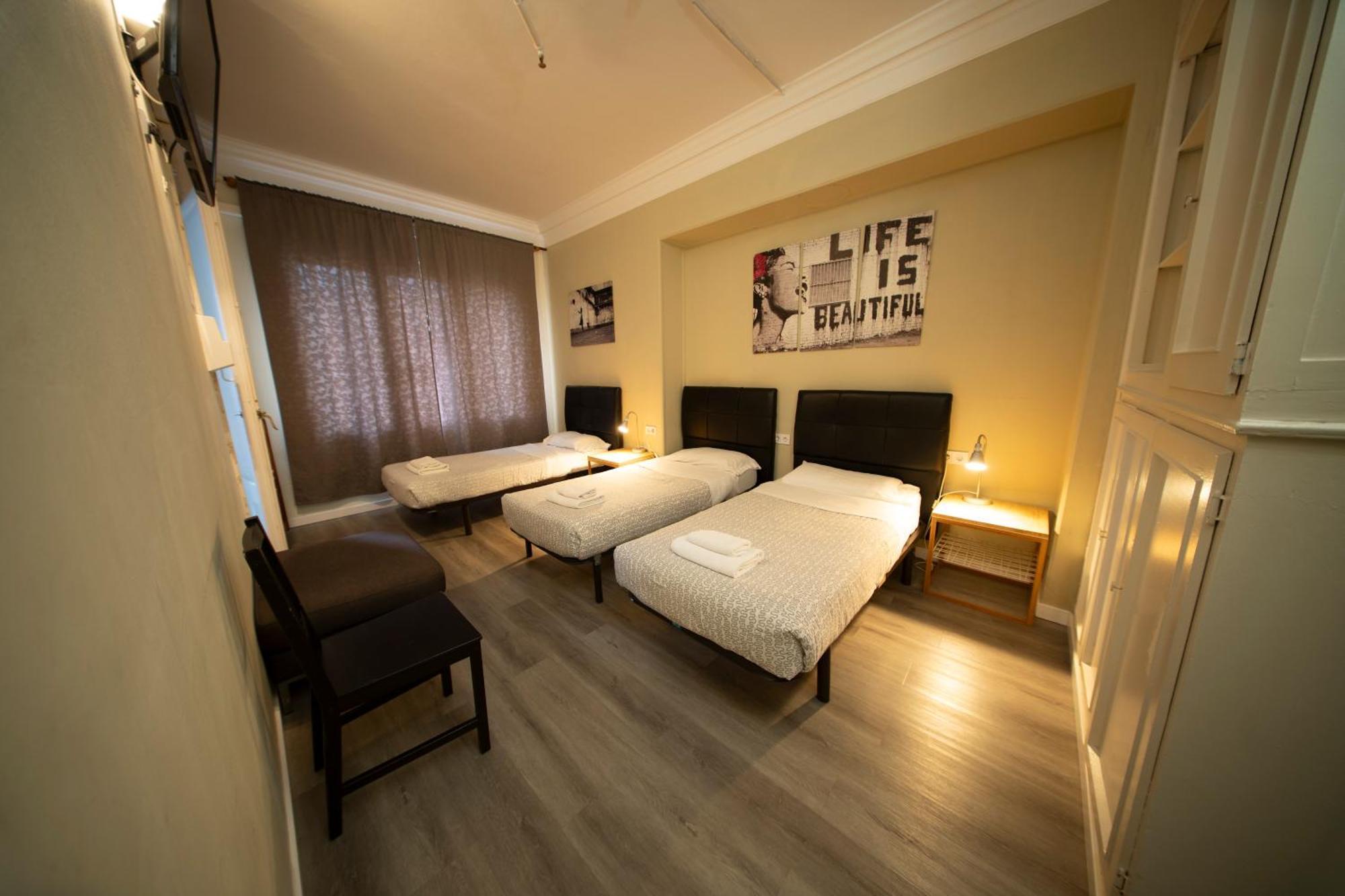 Wow Hostel Barcelona Eksteriør billede