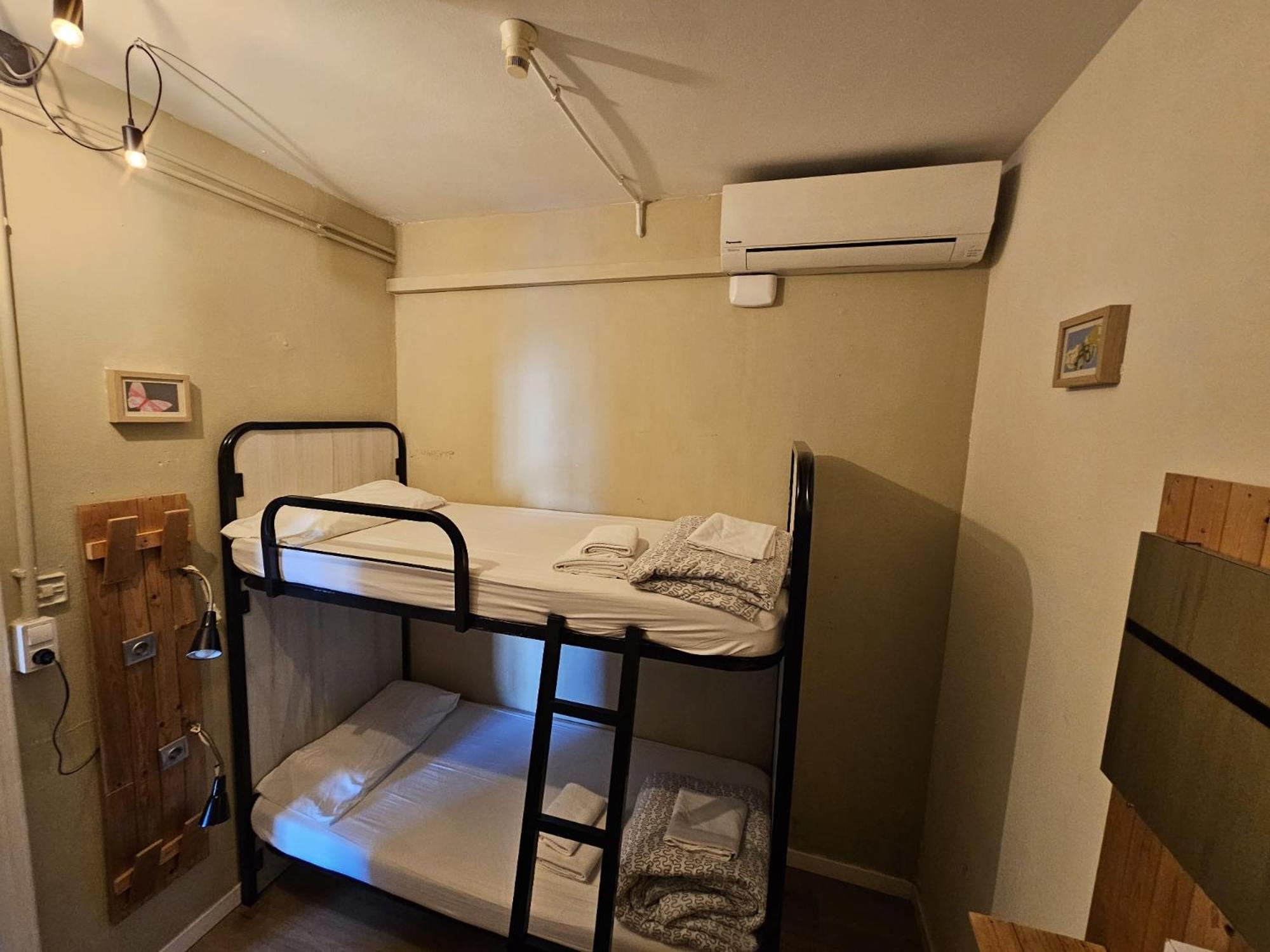 Wow Hostel Barcelona Eksteriør billede