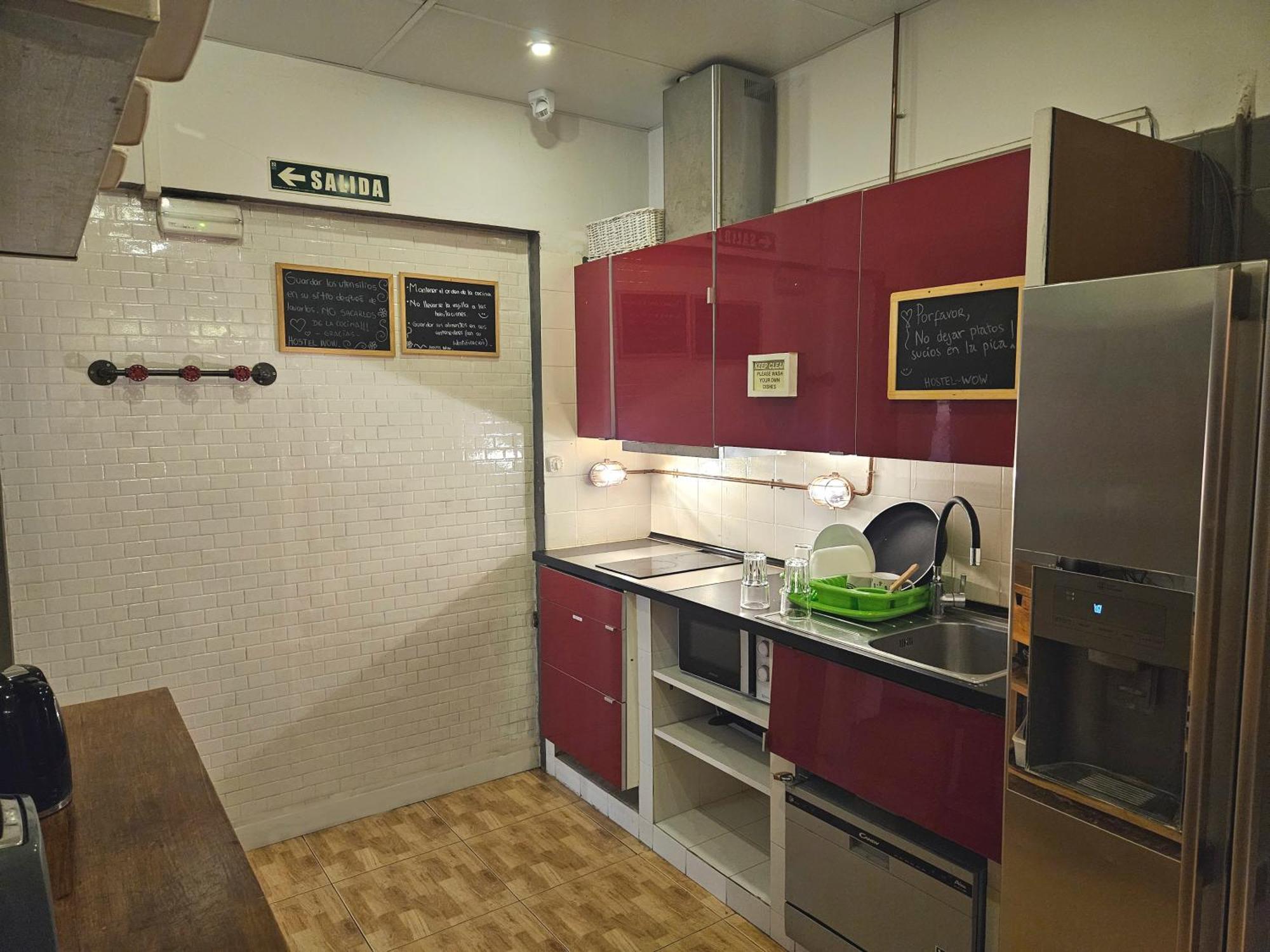 Wow Hostel Barcelona Eksteriør billede
