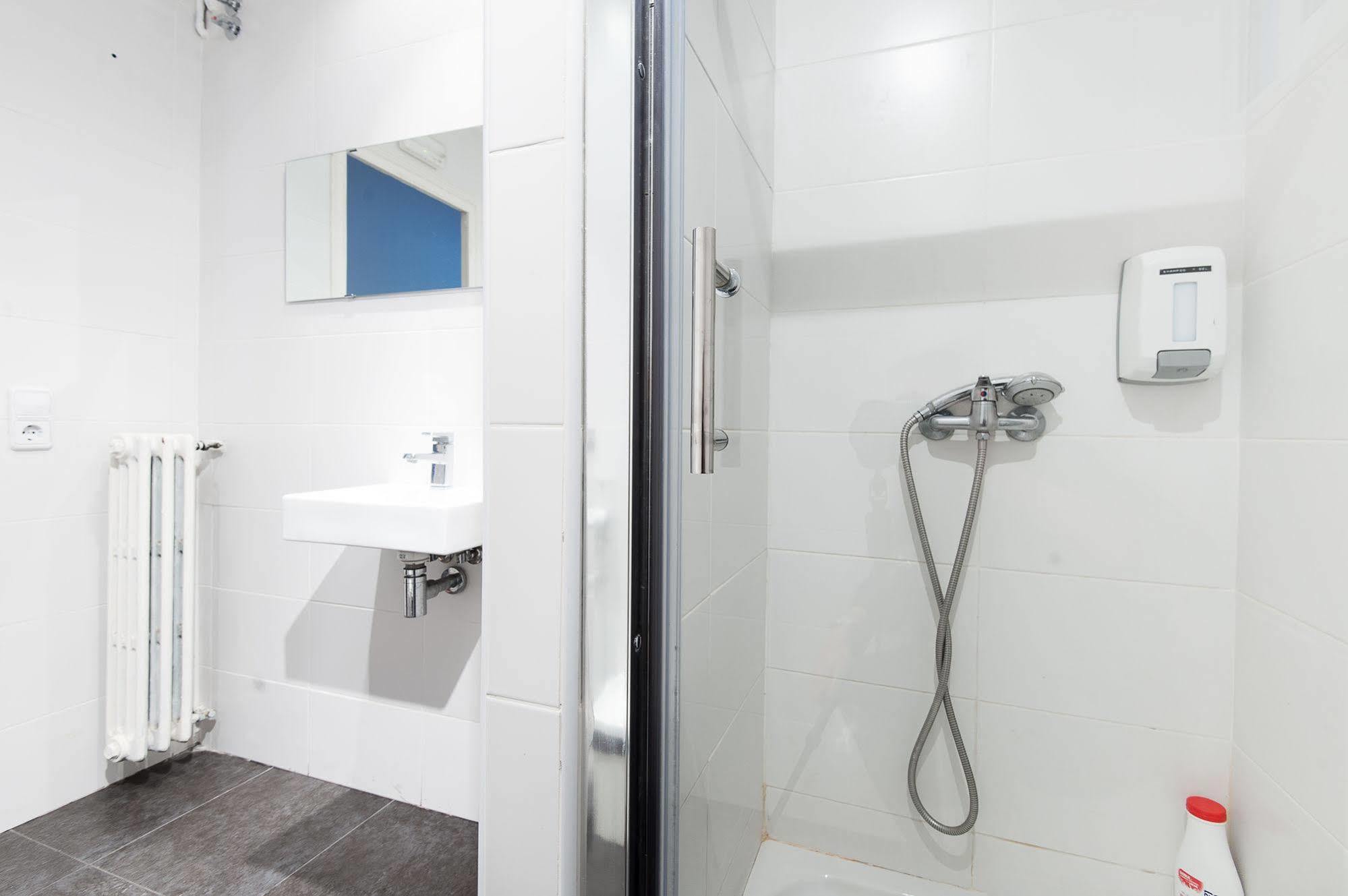 Wow Hostel Barcelona Eksteriør billede